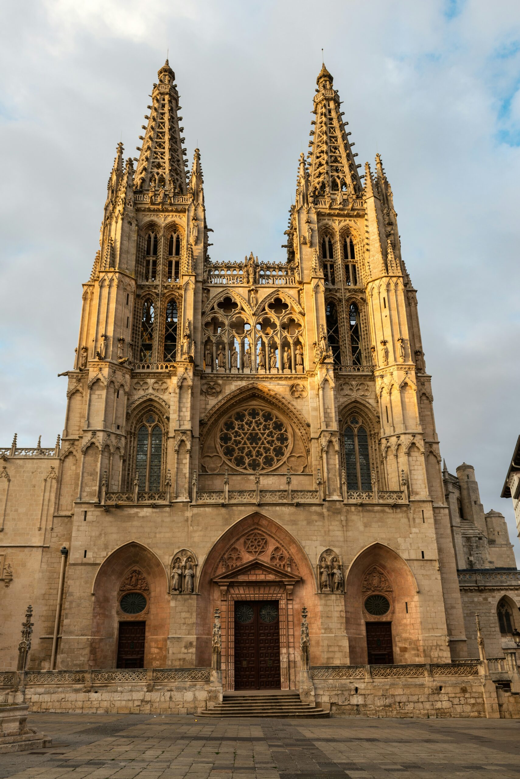 A Deep Dive into Gothic Architecture: The Rise of Cathedrals and Spires