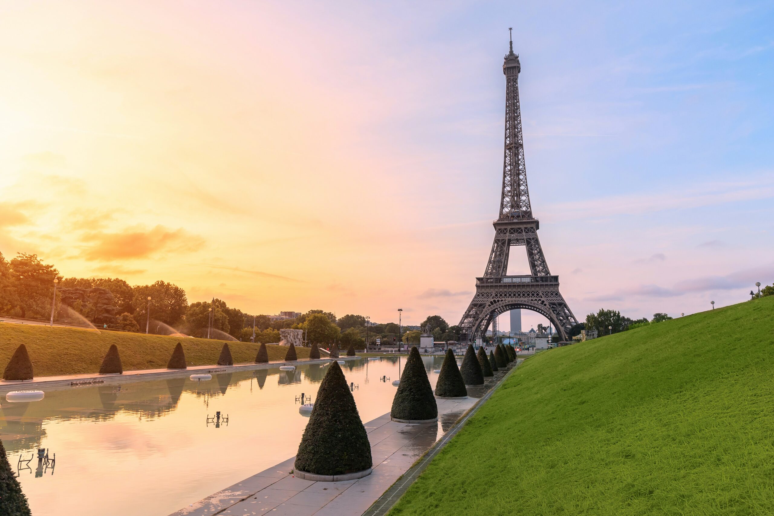 The Architectural Marvel of the Eiffel Tower: History and Design