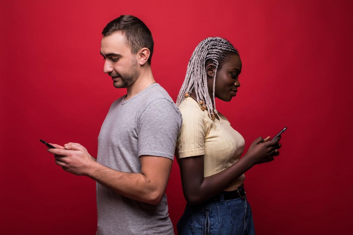 Long-Distance Love: Making It Work Despite the Miles
