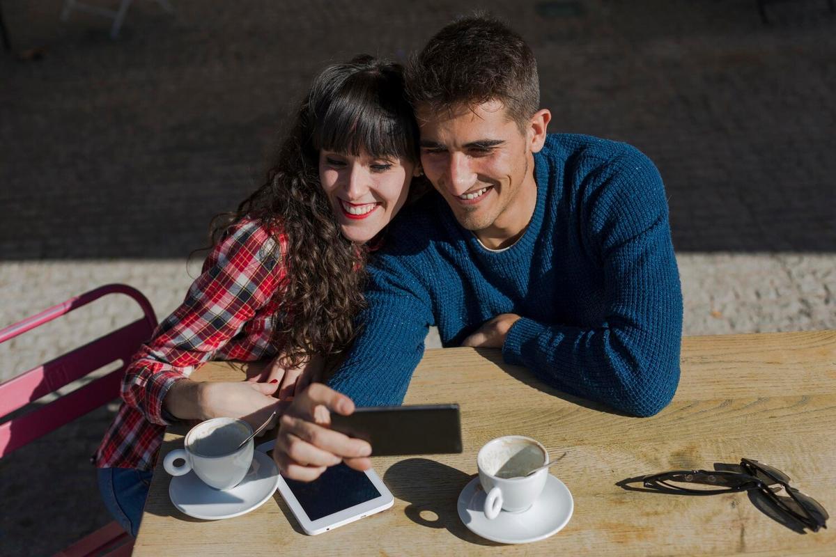 Ghosting, Bread-Crumbing, and Benching: Understanding Modern Dating Terms
